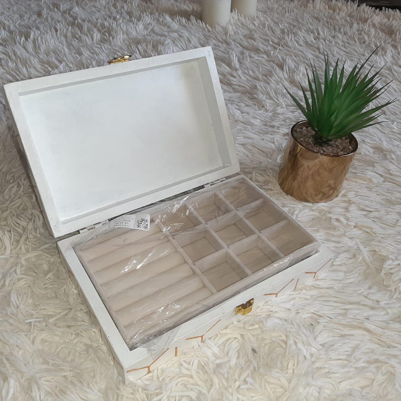 HANDMADE & CUSTOMIZED JEWELLERY BOX